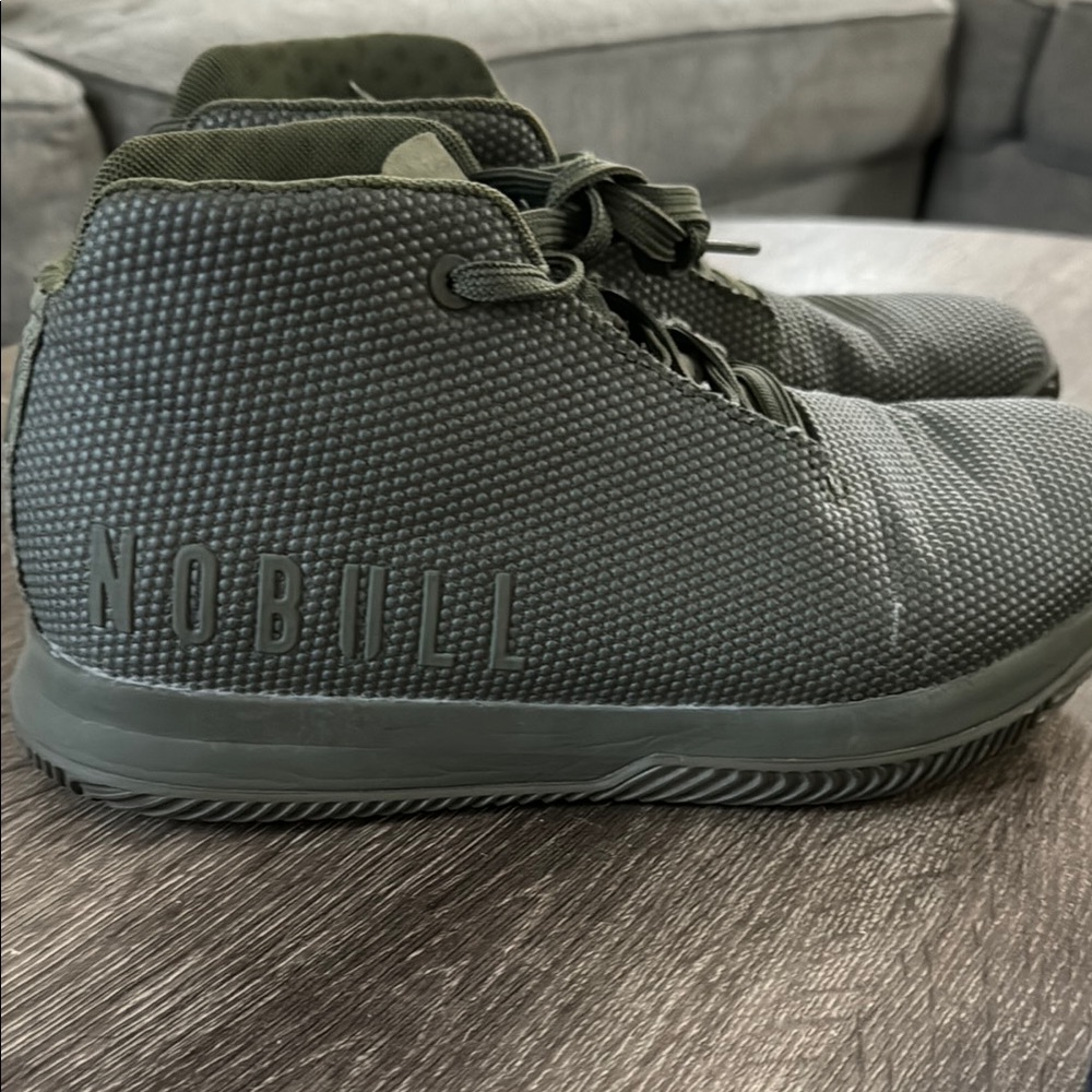 NOBULL Gray and Green Sneakers Sleek Modern Design